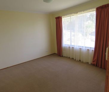 Sunny 3 bedroom home in Sandy Bay! - Photo 1