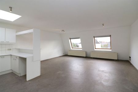 Appartement, twee slaapkamers, autostaanplaats in centrum - Photo 2