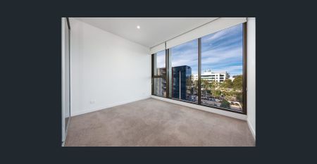 Two bedroom for lease - Photo 4