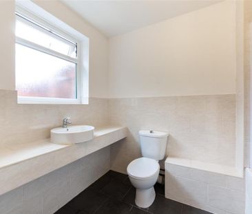 4 bedroom terraced house to rent - Photo 5