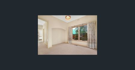 27 Nimmo Street Essendon - Photo 2