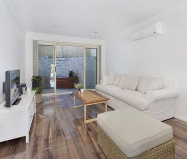 Modern Living in Central Kiama! - Photo 3