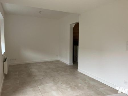 Duplex avec jardin refait à neuf au coeur de l'Huisserie , à proximité de toutes les commodités - Photo 4