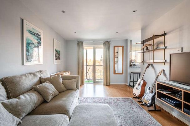 Amber Wharf, Nursery Lane, Hackney, E2 - Photo 1