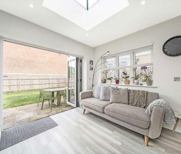 4 bedroom detached house to rent - Photo 1