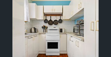 Spacious Split-Level Family Home with Great Outdoor Living ! - Photo 5