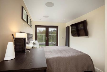 5 bedroom detached house to rent - Photo 4