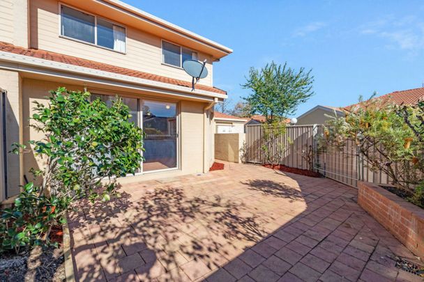 Modern three bedroom townhouse in the heart of Bruce. - (Old photos in use new photos to come) - Photo 1