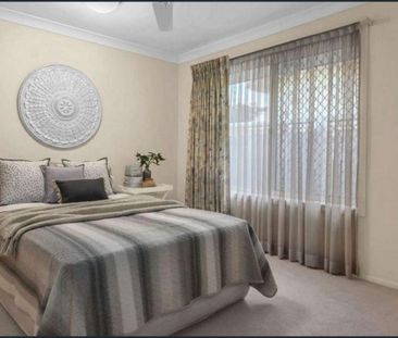 GREAT FAMILY HOME LOCATED JUST A HEART BEAT FROM EVERYTHING - Photo 3