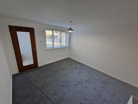 1 bedroom ground floor flat to rent - Photo 3