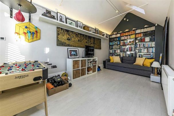 5 bedroom detached house to rent - Photo 1