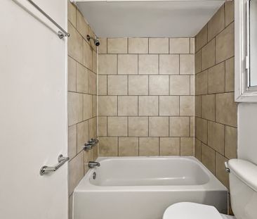 3315 Av. Maréchal #2 - Photo 2
