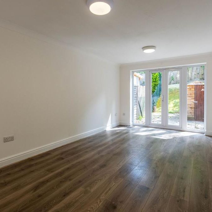 3 bedroom terraced house to rent - Photo 1