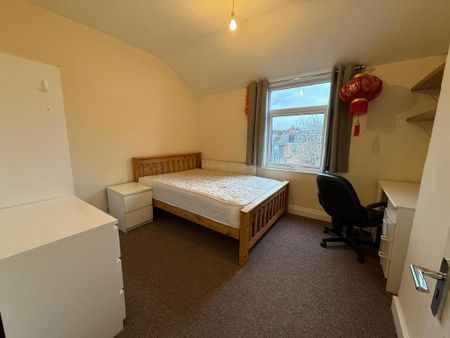 4 bedroom terraced house to rent - Photo 4