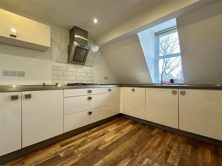 3 bedroom apartment to rent - Photo 3