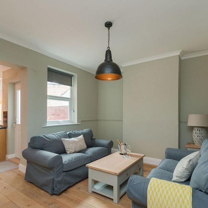 4 bedroom terraced house to rent - Photo 1