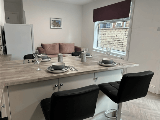 1 bedroom in a house share to rent - Photo 1