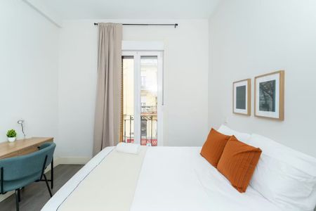 Calle de Blasco de Garay, Madrid, Community of Madrid 28015 - Foto 3