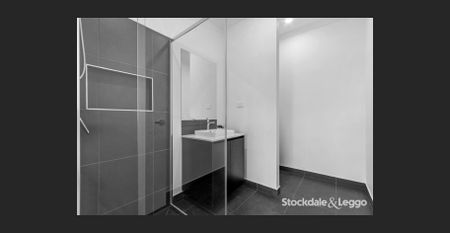 Brand New 5 Bedroom Home in Silverwood Estate - Photo 5