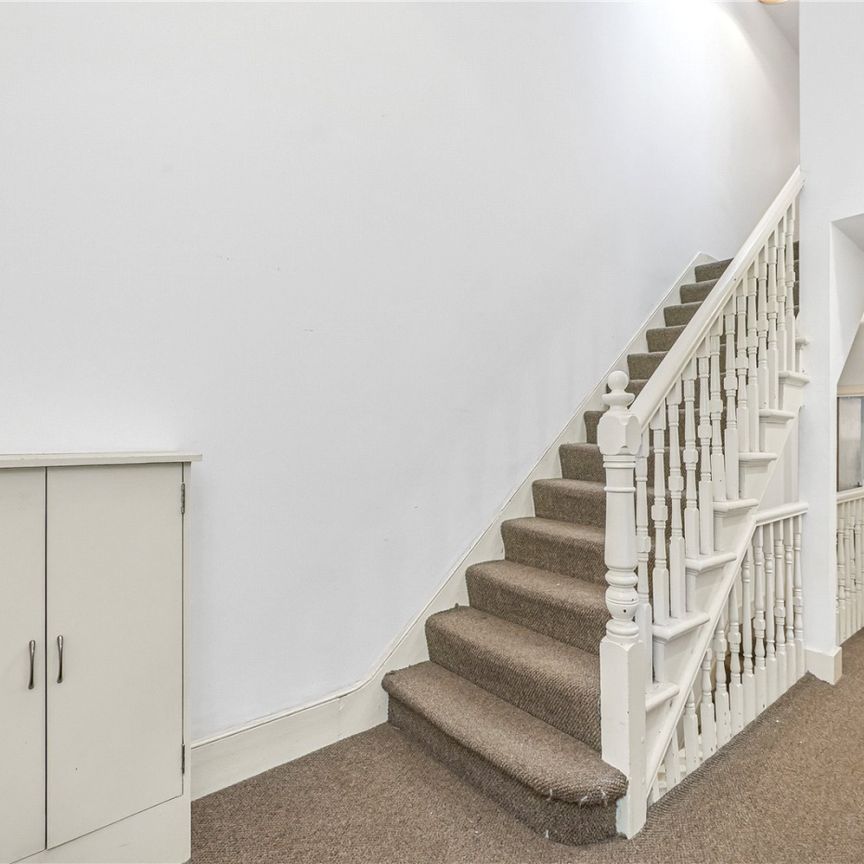 Valley Road, London, SW16 - Photo 1