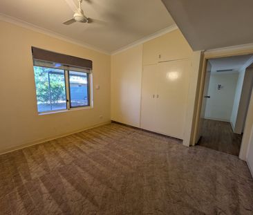 Three Bedroom Family Home - Photo 3