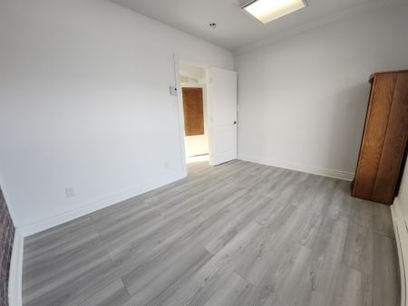 Appartement d’une chambre rénové, semi-meublé. - Photo 5