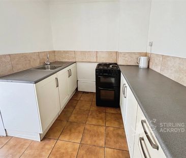 Hatton Road, Feltham, TW14 9QT - Photo 2