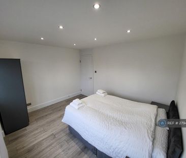 1 bedroom in a house share to rent - Photo 6