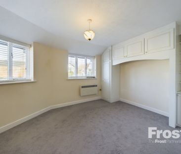 Parkgate, Windsor Lane, Burnham,SL1 - Photo 2