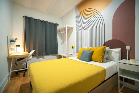 Carrer de les Penedides, Barcelona, Catalonia 08001 - Photo 4