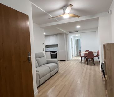 Piso de alquiler en Calle Josep Maria Buck, 41, Pont Nou - Corazón ... - Photo 3