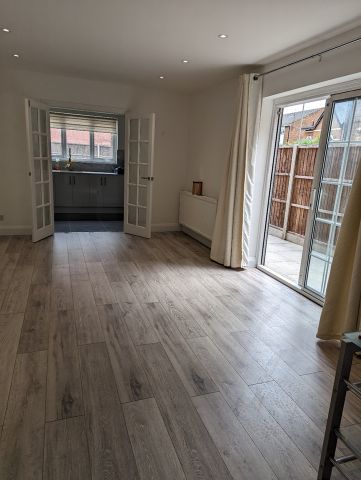 2 Bed Flat, Ballards Lane, N3 - Photo 3