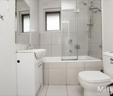 6/27 Moore Street, Elwood - Photo 2