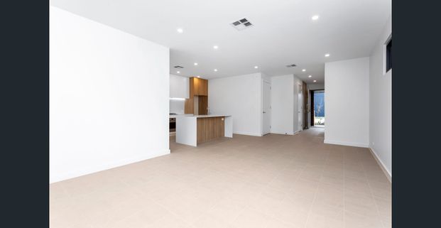 Cutting edge modern living - Photo 1