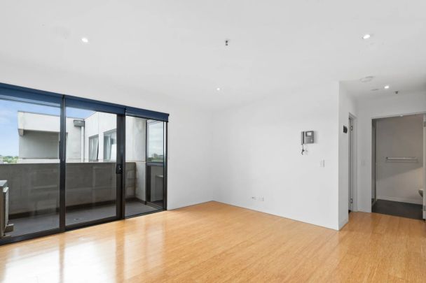 Perfect Positioned Inner City Living - Photo 1