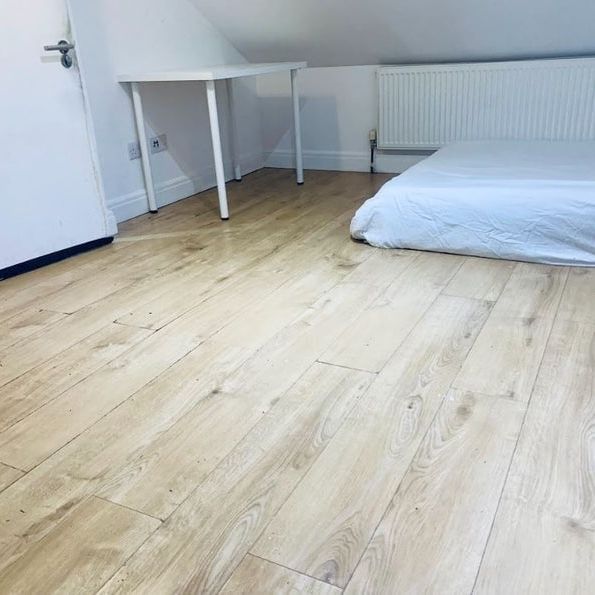 Room in a Shared House, Bethnal Green Road, E2 - Photo 1