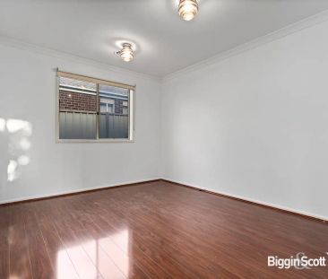 12 Rockpool Road, Truganina VIC 3029 - Photo 2