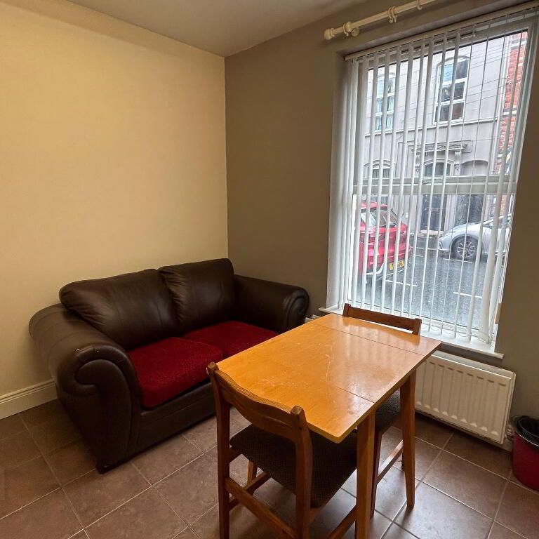 Two Bedroom Apartment, 4a Magdala Street, Botanic Area ~ Behind Queens, Belfast, BT7 1PU - Photo 1