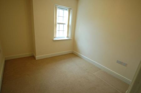 3 bedroom apartment to rent - Photo 2