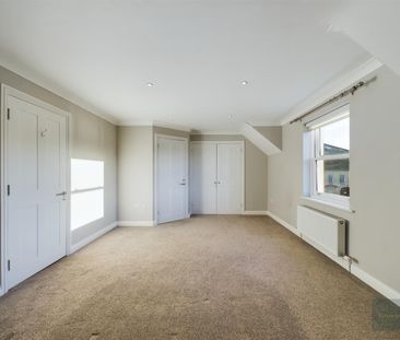 Stones Court, Bradford on Avon, Wiltshire, BA15, Bradford-On-Avon - Photo 2