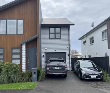 Lock-up-and-Leave Family Home - Photo 2