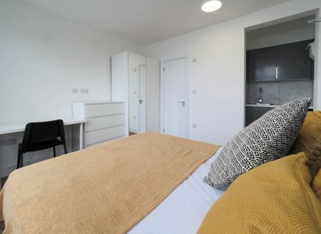 Room in a Shared House, The Meadow Way, HA3 - Photo 4