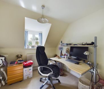 3 bedroom semi-detached house to rent - Photo 3