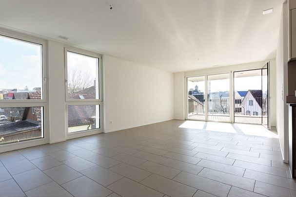 Rent a 4 ½ rooms apartment in Wohlen - Photo 1