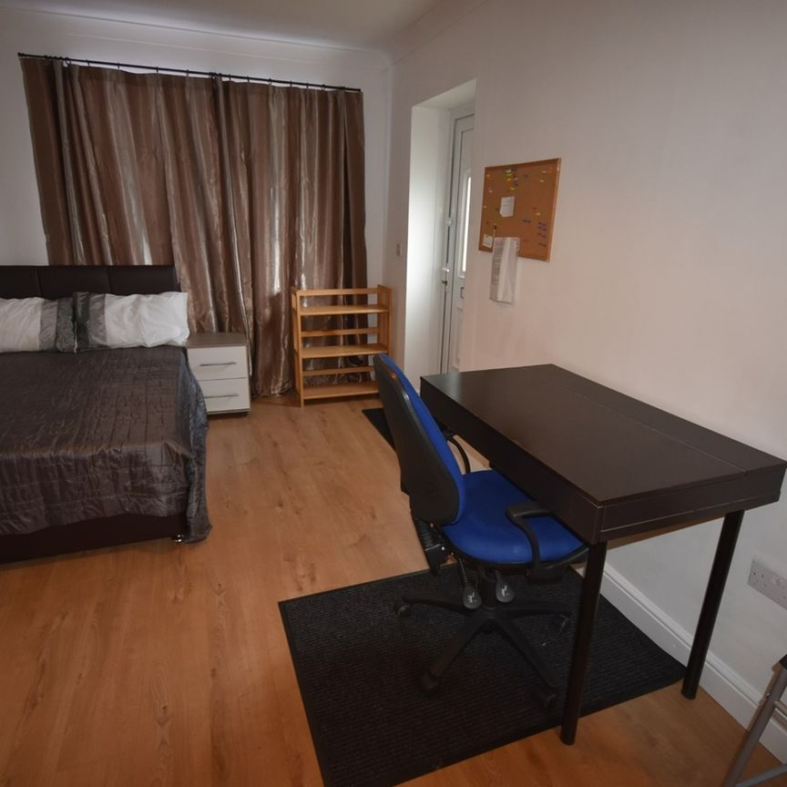 1 Bed Maisonette, Lilac Road, SO16 - Photo 1