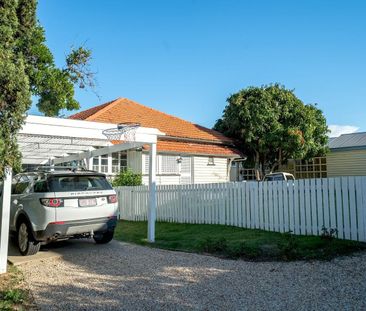 Beautiful Character Home In Great Location! - Photo 6