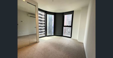 Luxury Living in the Heart of Melbourne - Photo 2