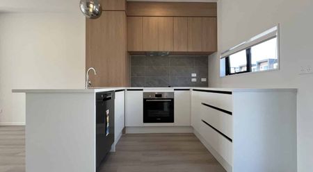 3 bedroom Home in The Glade, Mount Wellington! - Photo 3