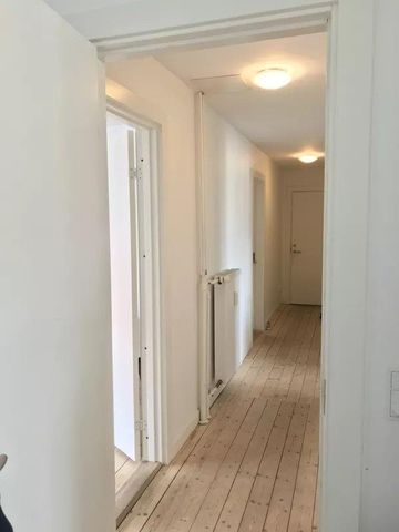 DELEVENLIG 3-VÆRELSERS PENTHOUSE-LEJLIGHED I HJERTET AF AALBORG - Photo 4