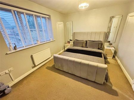 2 bedroom semi-detached house to rent - Photo 5